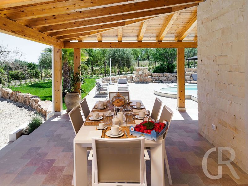villa-kika-ueberdachte-terrasse.jpg