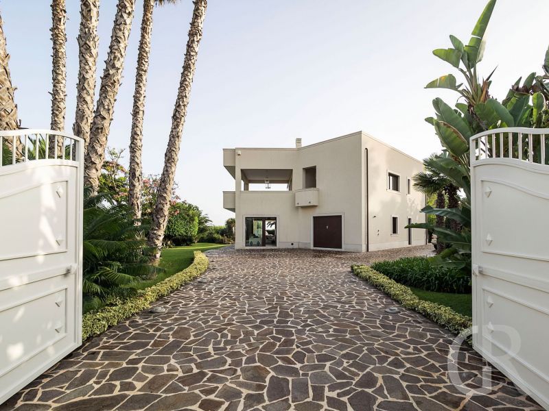 villa-la-plage-zufahrt.jpg