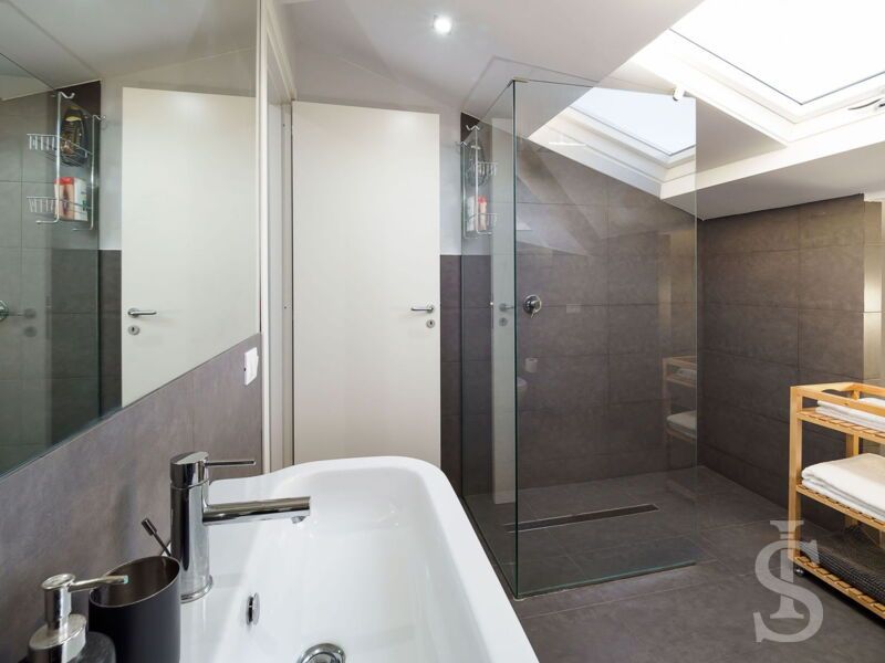 villa-nerello-duschbad.jpg