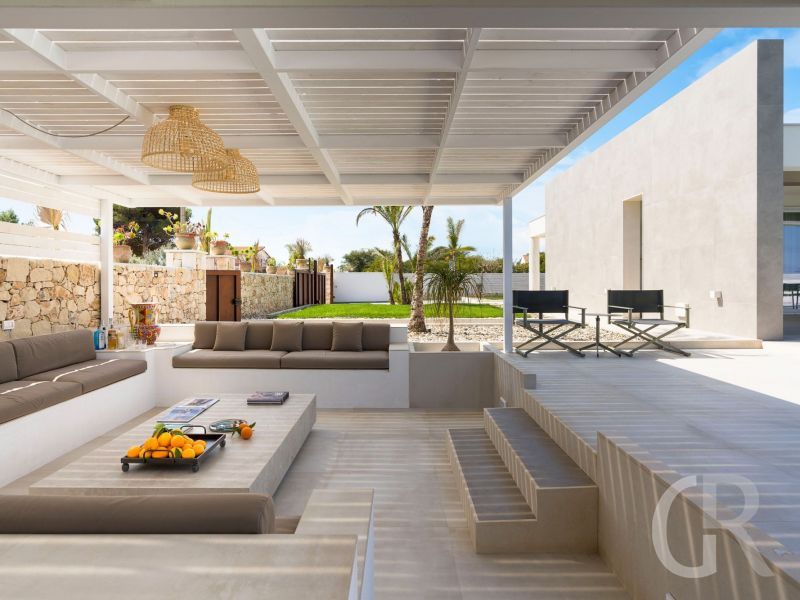 villa-paradisus-ueberdachter-aussenbereich.jpg