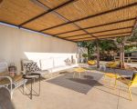 villa-persefone-ueberdachte-terrasse.jpg