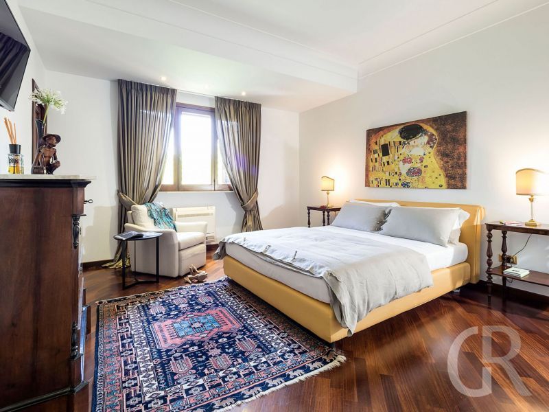 villa-profumo-grosser-schlafraum.jpg