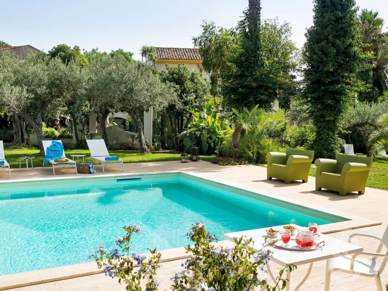 villa-san-ciro-garten-und-pool.jpg
