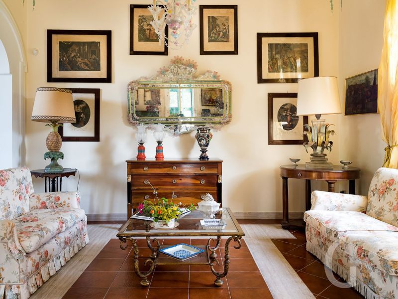 villa-san-ciro-wohnzimmer-mit-sofa.jpg