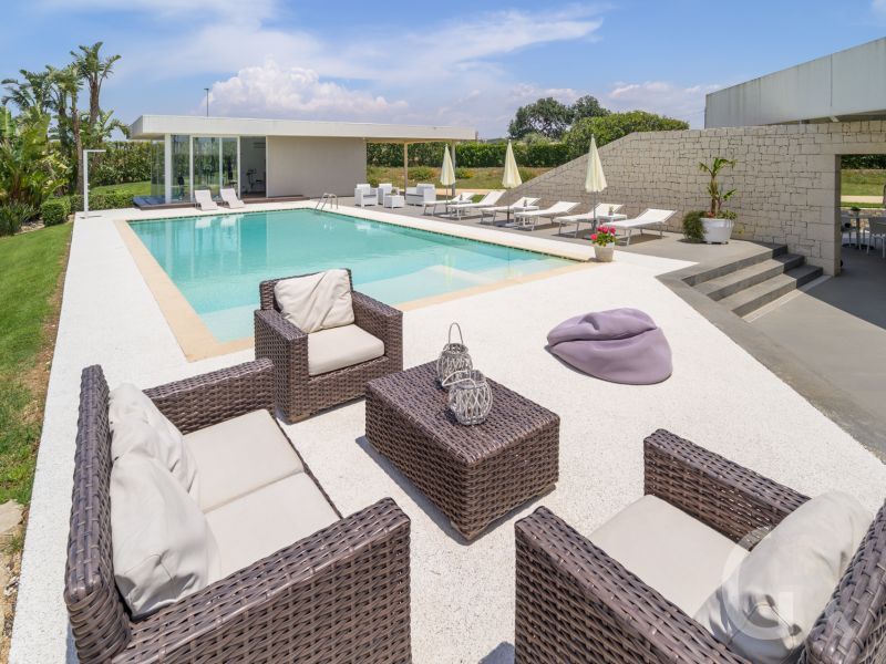 villa-venere-blick-auf-den-pool.jpg