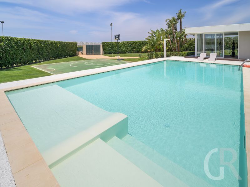 villa-venere-grosses-schwimmbad.jpg