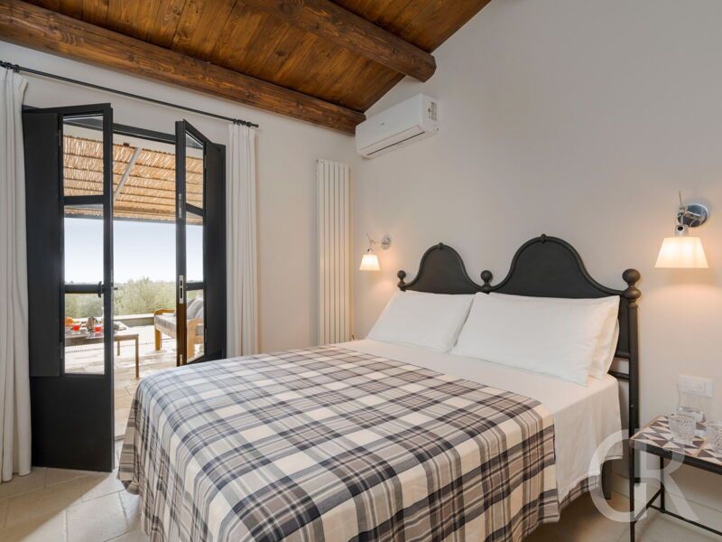villa-ziguli-schlafzimmer-mit-doppelbett.jpg