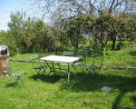 zimmer-im-agriturismo-sitzplatz-im-garten.jpg