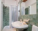 archimede-bad-mit-waschbecken.jpg