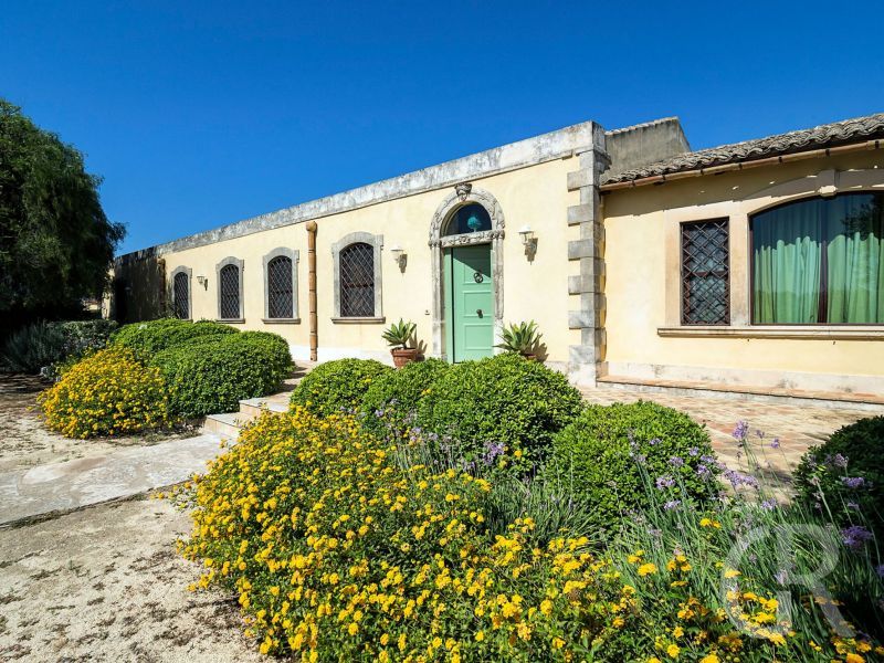 don-salvatore-garten-und-blick-auf-dsa-haus.jpg