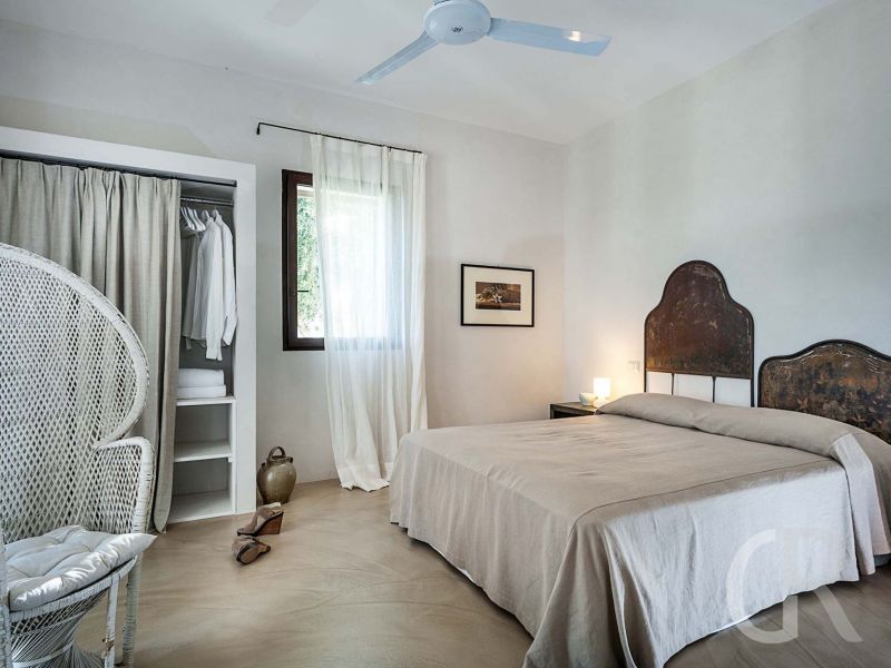 ferienhaus-ulivi-grosses-doppelbett.jpg