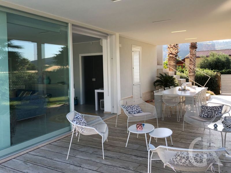 ferienhaus-villa-bellini-terrasse-schioen-moebiliert.jpg