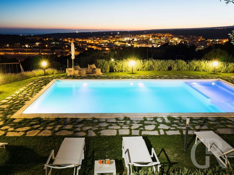 ferienhaus-villa-dorata-pool.jpg