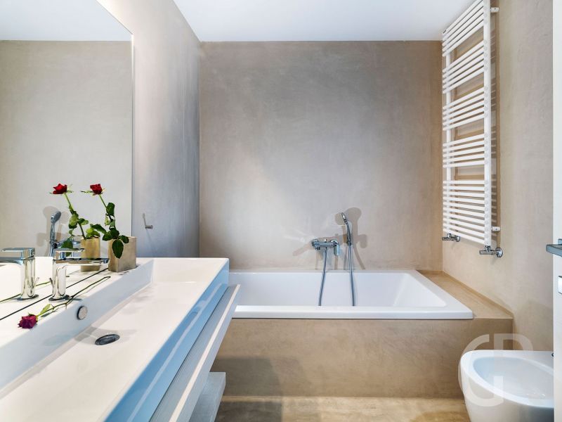 ferienvilla-badezimmer-mit-wanne.jpg