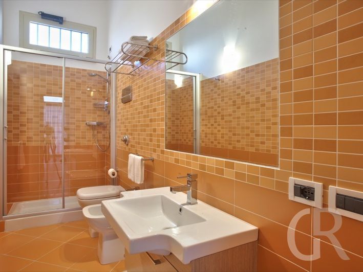 ferienwohnung-ambra-dusche.jpg