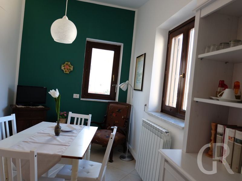 ferienwohnung-antonio-kleines-esszimmer.JPG