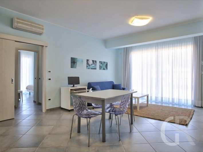 ferienwohnung-cobalto-essplatz-im-wohnbereich.jpg