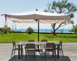 ferienwohnung-corallo-sonnenschirm-auf-der-terrasse.jpg