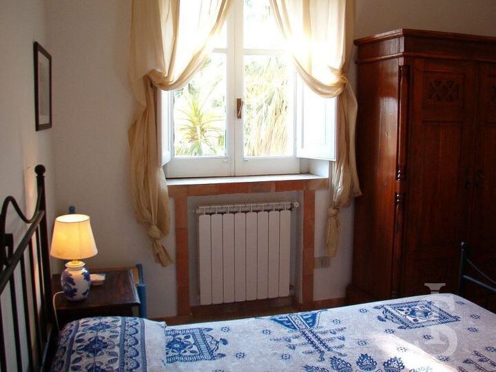 ferienwohnung-la-pagliera-schlafraum.jpg