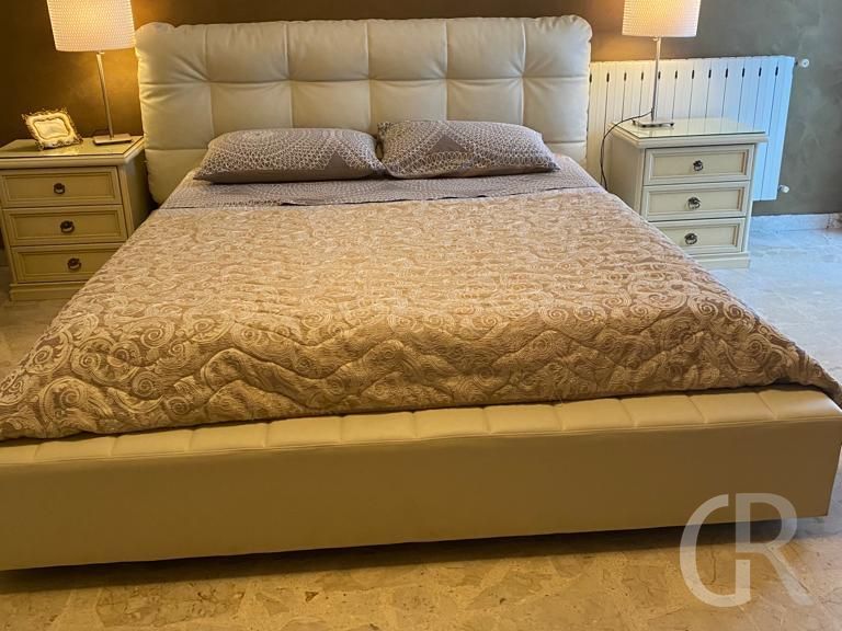 ferienwohnung-rosa-grosses-doppelbett.jpg