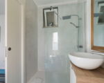 montalbano-suite-duschbad-mit-waschtisch.jpg