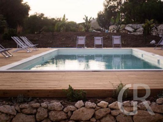 pool-in-der-daemmerung.jpg