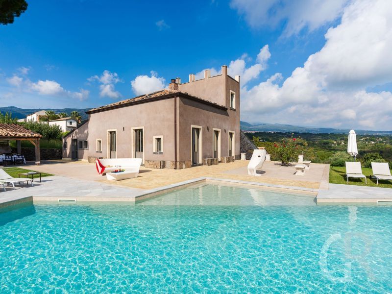 torretta-pool-und-villa.jpg