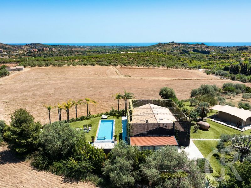villa-agnese-blick-von-oben-auf-die-villa.jpg