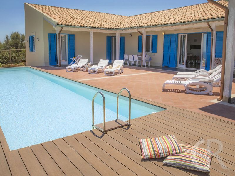 villa-ala-pool-und-villa.jpg
