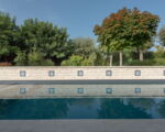 villa-angelina-blick-vom-pool-zum-garten.jpg