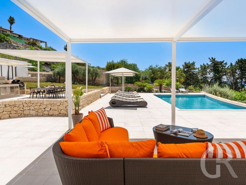 villa-anna-terrasse-am-pool.jpg
