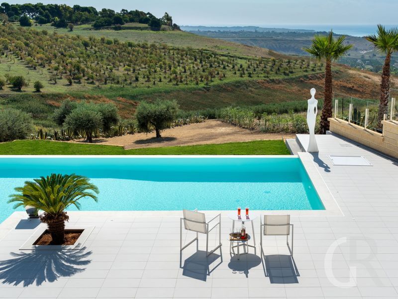 villa-camemi-pool-und-umgebung.jpg