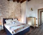 villa-corte-moscata-gemuetliches-doppelbett.jpg