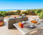 villa-dafne-terrasse-und-strand.jpg