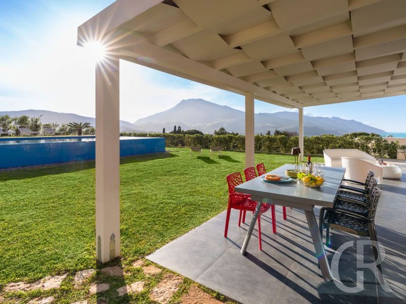 villa-dolce-vita-essbereich-im-freien.jpg