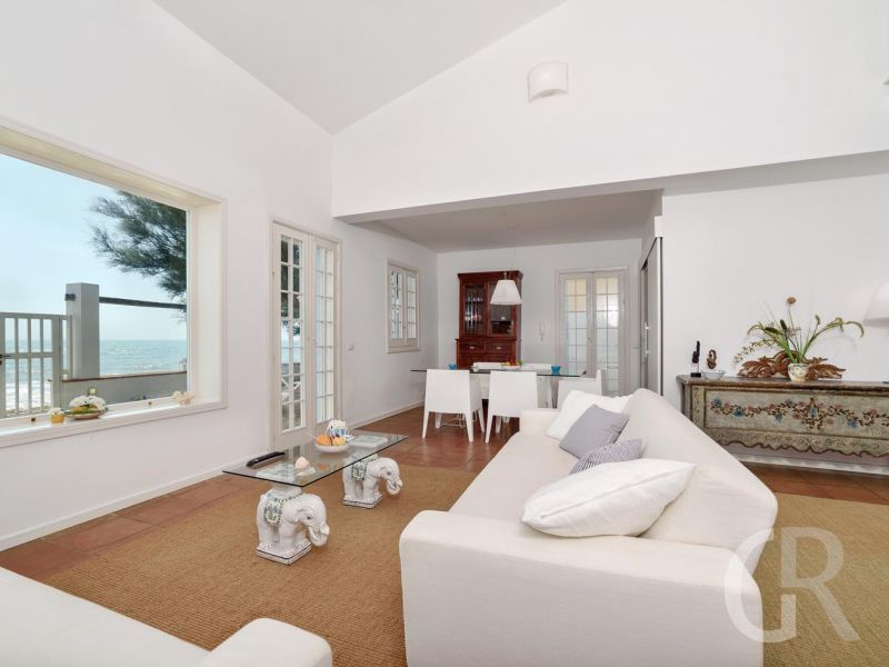villa-elettra-wohnzimmer-mit-sofa.jpg