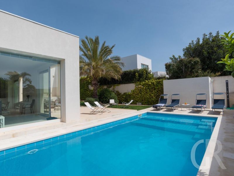 villa-federica-grosse-terrasse-mit-schwimmbad.jpg