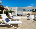 villa-gelsomina-sonnenliegen-auf-der-dachterrasse.jpg