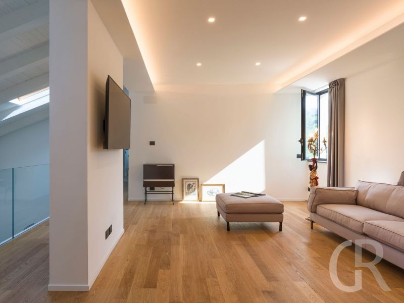 villa-gianos-wohnraum-mit-sofa.jpg