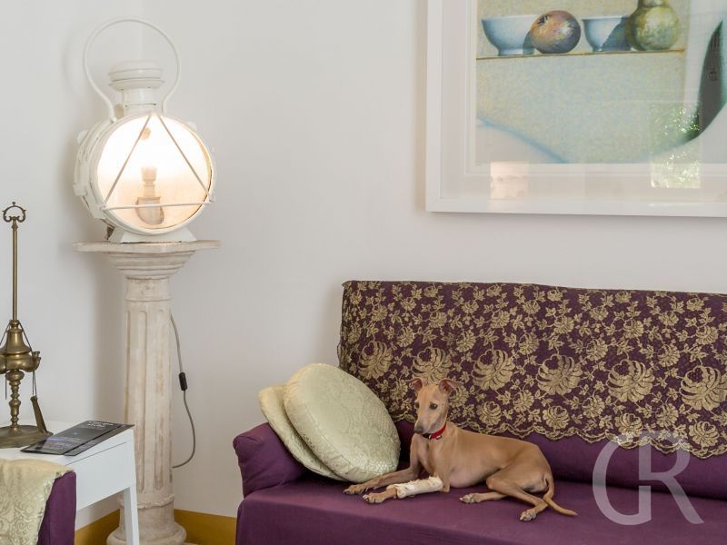 villa-la-forma-couch.jpg