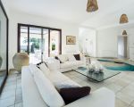 villa-la-plage-sofa-im-wohnbereich.jpg