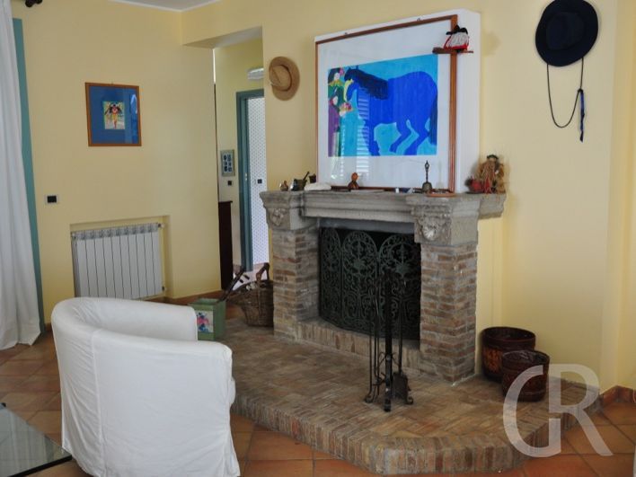 villa-laura-offener-kamin.JPG