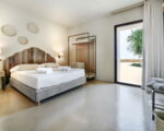villa-lumia-geraeumiges-schlafzimmer.jpg
