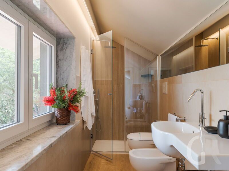 villa-maddalena-modernes-badezimmer.jpg