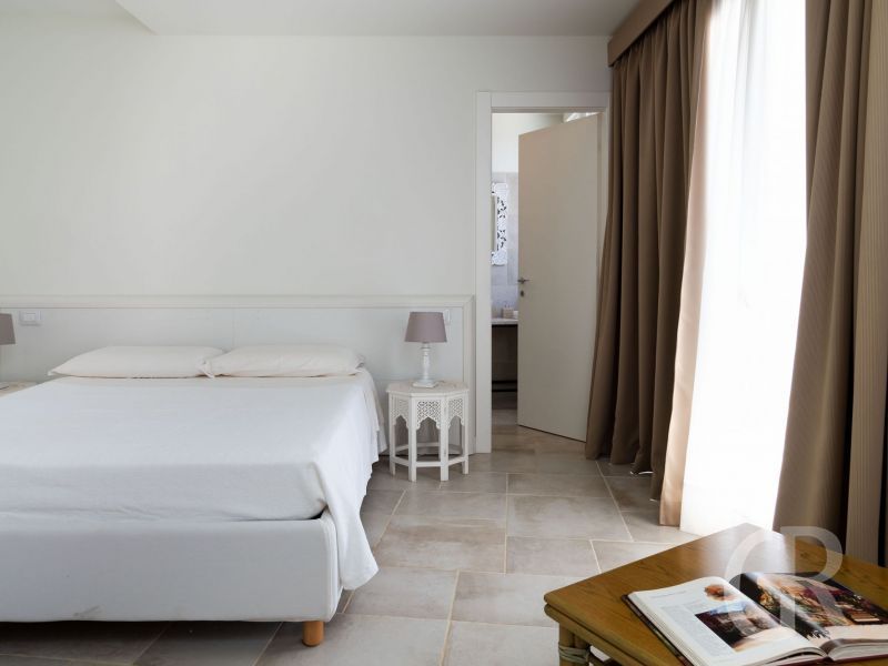 villa-maddalena-schoenes-gemuetliches-doppelbett.jpg