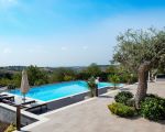 villa-mara-pool-und-blick-in-die-umgebung.jpg