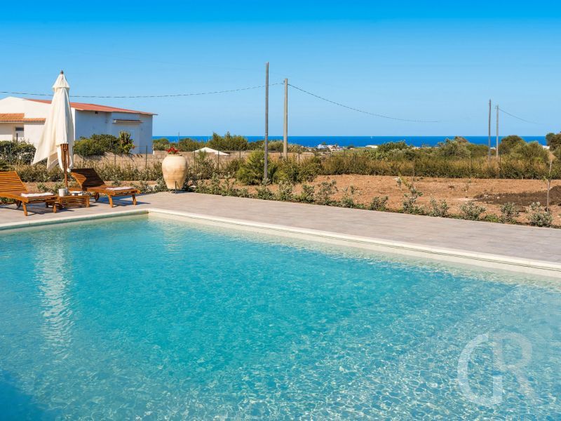 villa-paolina-blick-ueber-den-pool.jpg