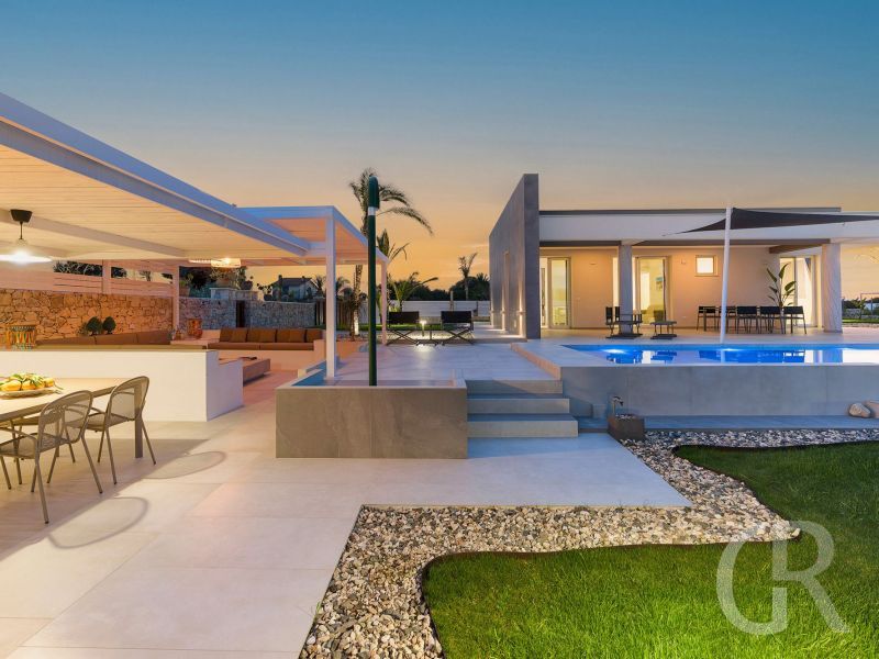 villa-paradisus-villa-am-abend.jpg