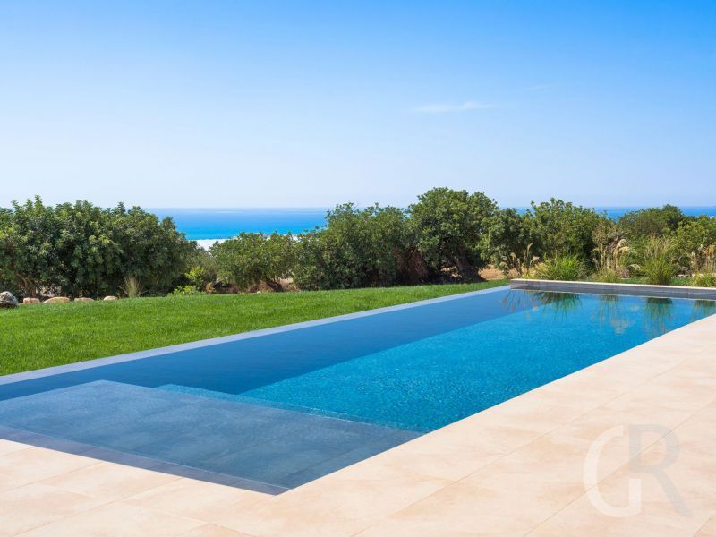 villa-passo-salina-pool-und-garten.jpg