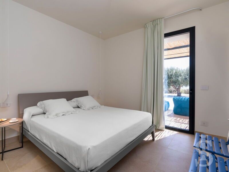 villa-passo-salina-schlafzimmer-und-terrasse.jpg